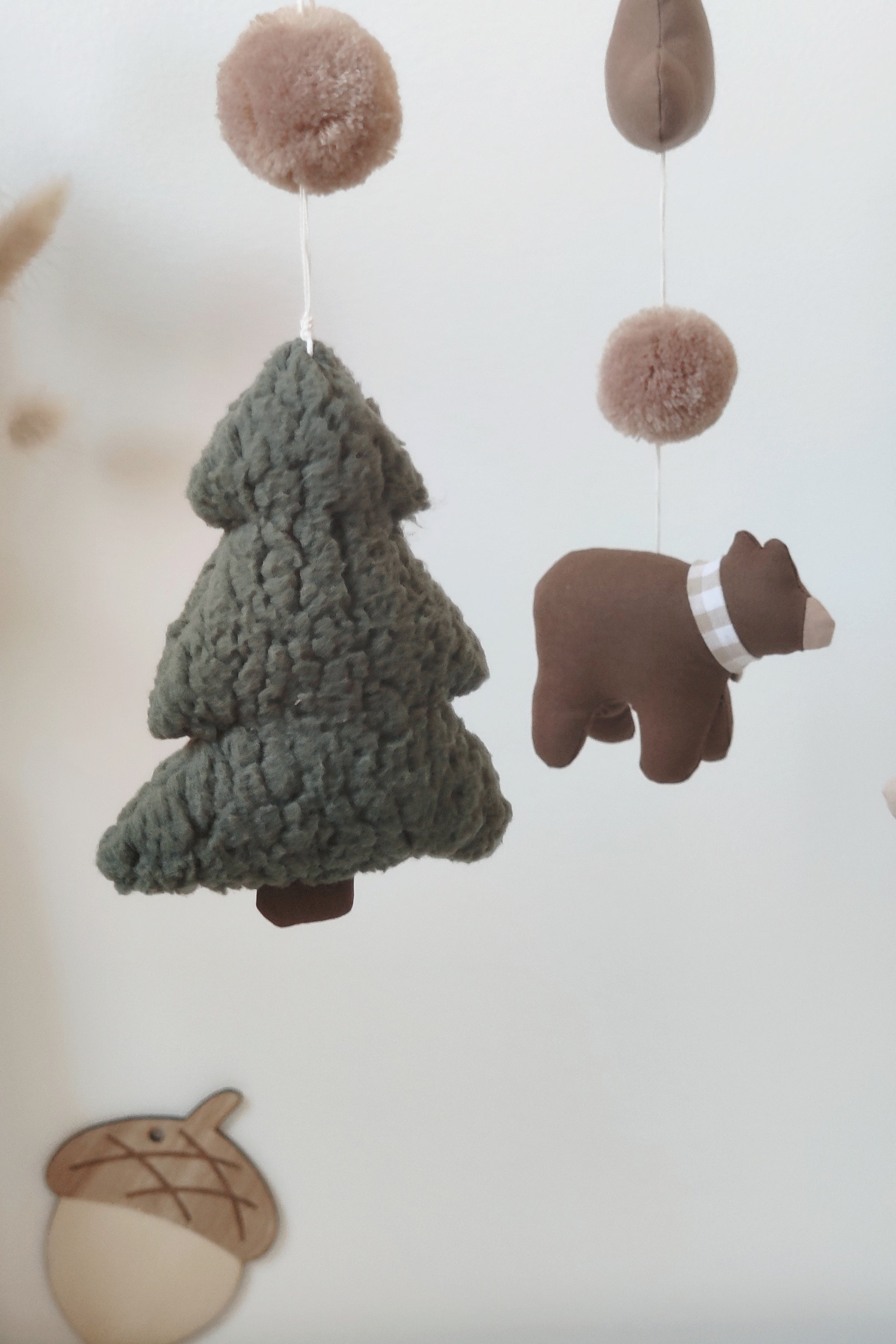 Mobile décoratif - Ours en forêt