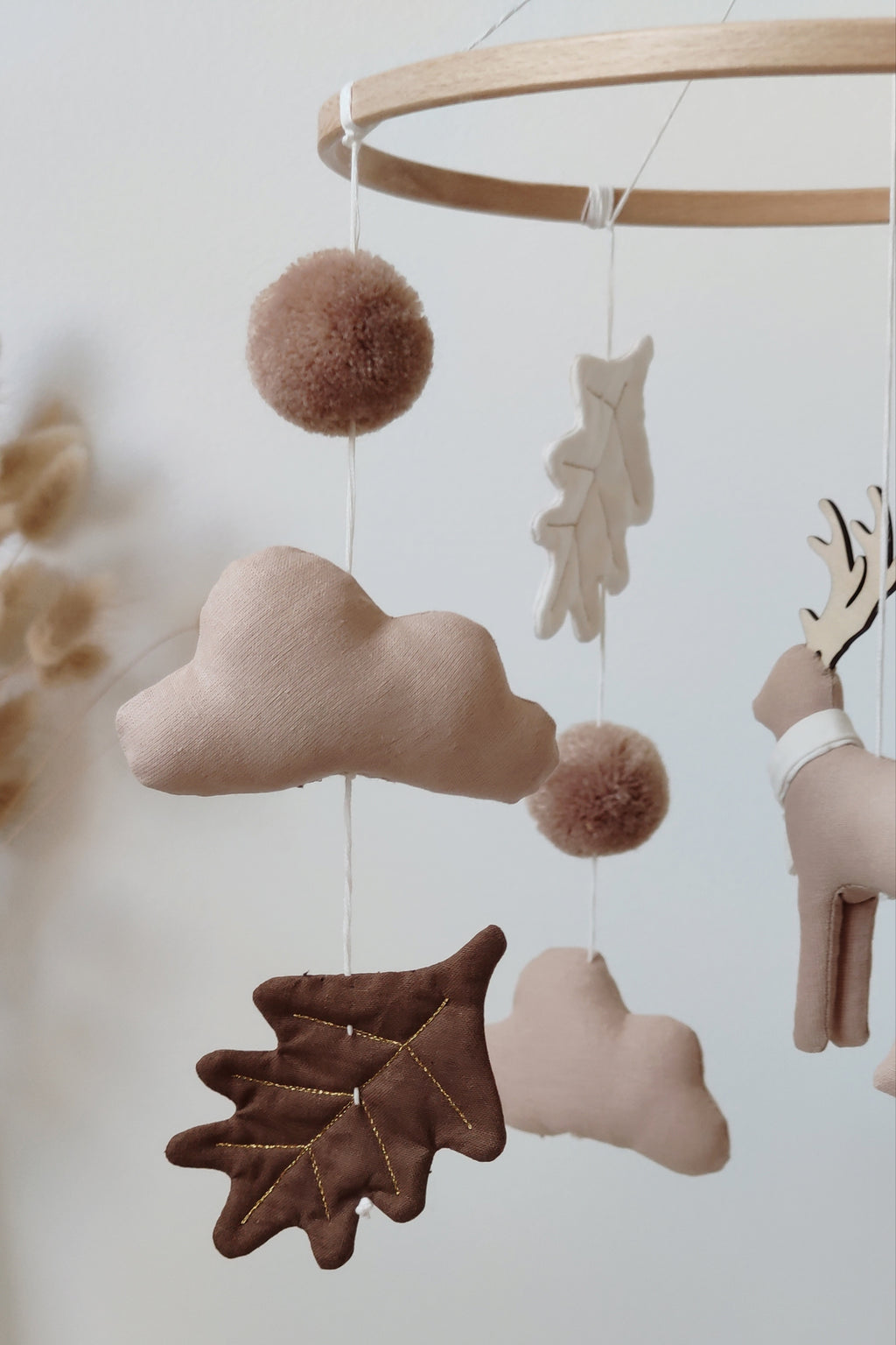 Mobile décoratif - Cerf & feuilles de chêne